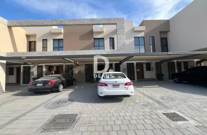 Townhouse - 2 Bedrooms - 4 Bathrooms for rent in Aldhay at Bloom Gardens - Bloom Gardens - Al Salam Street - Abu Dhabi