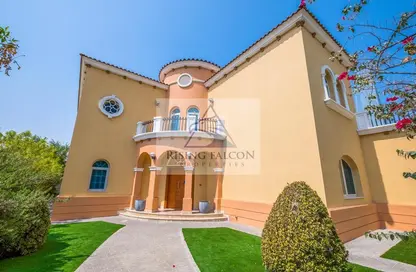 Villa - 5 Bedrooms - 6 Bathrooms for rent in Jumeirah Park - Dubai