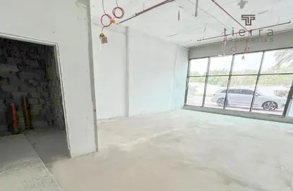 Warehouse - Studio - 2 Bathrooms for rent in Al Karama - Dubai