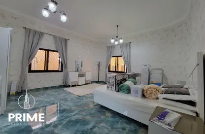 Apartment - 1 Bedroom - 3 Bathrooms for rent in Al Dhafrah Street - Al Mushrif - Abu Dhabi