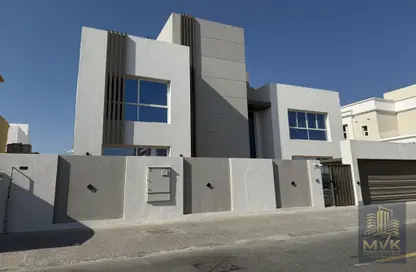 Villa - 7 Bedrooms for rent in Umm Suqeim 2 - Umm Suqeim - Dubai