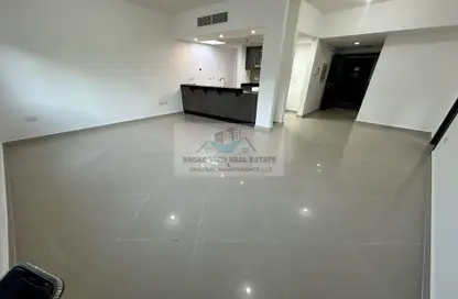 Apartment - 1 Bedroom - 2 Bathrooms for rent in Tower 23 - Al Reef Downtown - Al Reef - Abu Dhabi