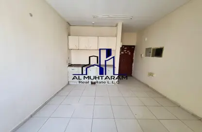 Apartment - 1 Bathroom for rent in Fire Station Road - Muwaileh - Sharjah