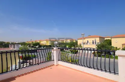 Villa - 4 Bedrooms - 5 Bathrooms for rent in Jumeirah Park - Dubai