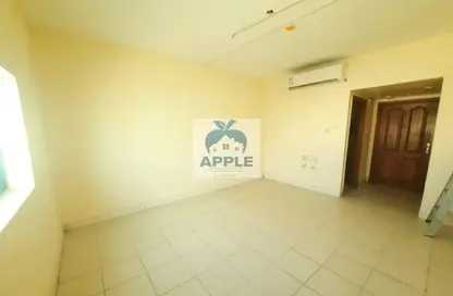 Apartment - 1 Bathroom for rent in Muwaileh 3 Building - Muwaileh - Sharjah