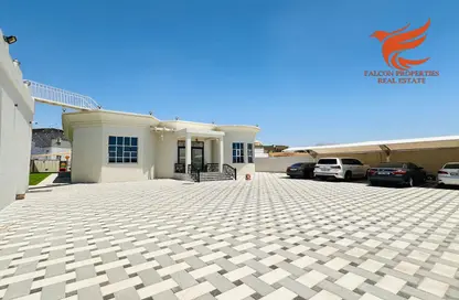 Villa - 6 Bedrooms - 6 Bathrooms for rent in Seih Al Ghubb - Ras Al Khaimah