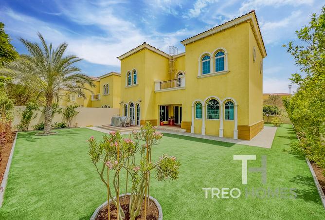 Villa - 3 Bedrooms - 4 Bathrooms for sale in Legacy - Jumeirah Park - Dubai