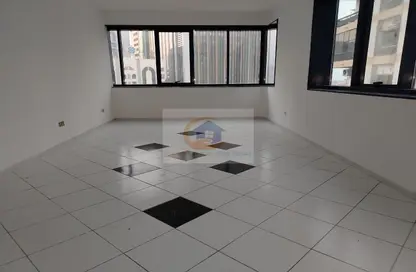 Apartment - 3 Bedrooms - 4 Bathrooms for rent in Airport Road - Abu Dhabi