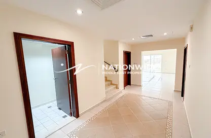 Villa - 3 Bedrooms - 4 Bathrooms for rent in Seashore - Rabdan - Abu Dhabi