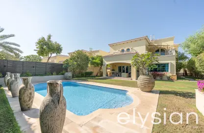 Villa - 4 Bedrooms - 5 Bathrooms for sale in Jumeirah Park Homes - Jumeirah Park - Dubai