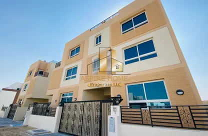 Villa - 4 Bedrooms - 5 Bathrooms for rent in Madinat Zayed - Abu Dhabi