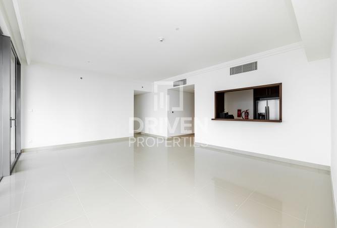 Apartment - 2 Bedrooms - 3 Bathrooms for sale in Boulevard Point - Downtown Dubai - Dubai