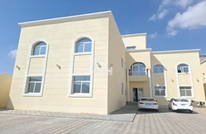 Apartment - 3 Bedrooms - 2 Bathrooms for rent in Madinat Al Riyad - Abu Dhabi