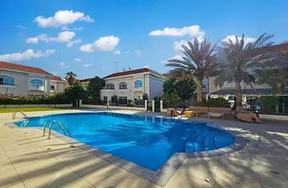 Villa - 5 Bedrooms - 5 Bathrooms for rent in Jumeirah 1 Villas - Jumeirah 1 - Jumeirah - Dubai