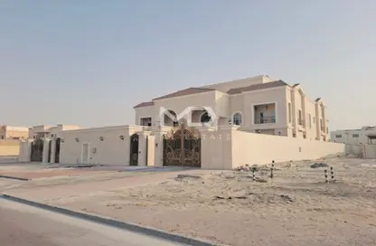 Villa - 6 Bedrooms for rent in Shakhbout City - Abu Dhabi