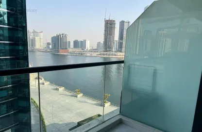 Apartment - Studio - 1 Bathroom for rent in Bay's Edge - Business Bay - Dubai