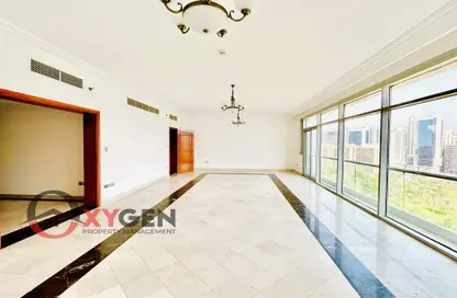 Apartment - 4 Bedrooms - 4 Bathrooms for rent in Garden View Tower - Khalifa Street - Abu Dhabi