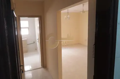 Apartment - 2 Bedrooms - 2 Bathrooms for rent in Shaikh Hamdan Colony - Al Karama - Dubai