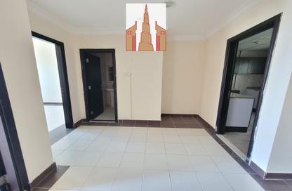 Apartment - 2 Bedrooms - 1 Bathroom for rent in Muwaileh 29 Building - Muwaileh - Sharjah