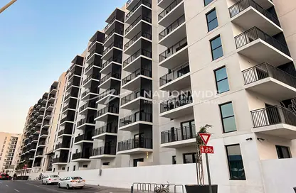 Apartment - 3 Bedrooms - 3 Bathrooms for rent in Waters Edge - Yas Island - Abu Dhabi