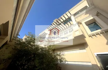 Villa - Studio - 6 Bathrooms for rent in Marina Village - Abu Dhabi