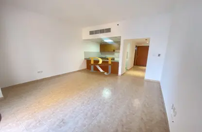 Apartment - 1 Bathroom for rent in Phoenix Tower - Dubai Residence Complex - Dubai