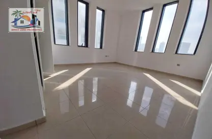 Apartment - 2 Bedrooms - 2 Bathrooms for rent in Jamal Abdul Nasser Street - Al Majaz - Sharjah