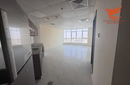 Apartment - 1 Bathroom for rent in RAK Tower - Al Seer - Ras Al Khaimah