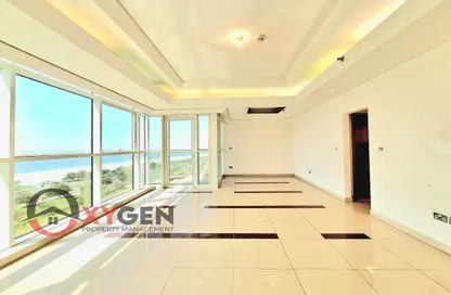 Apartment - 2 Bedrooms - 3 Bathrooms for rent in Wave tower - Corniche Road - Abu Dhabi