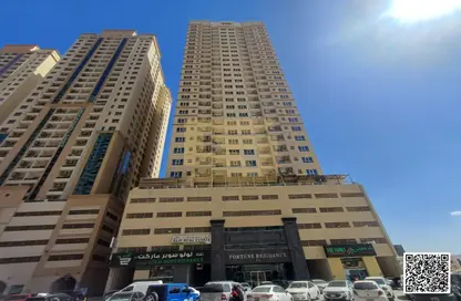 Apartment - 1 Bedroom - 2 Bathrooms for sale in Emirates Lake Tower 1 - Emirates Lake Towers - Emirates City - Ajman