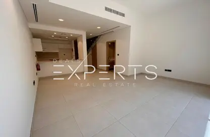 Townhouse - 3 Bedrooms - 4 Bathrooms for rent in Aldhay at Bloom Gardens - Bloom Gardens - Al Salam Street - Abu Dhabi