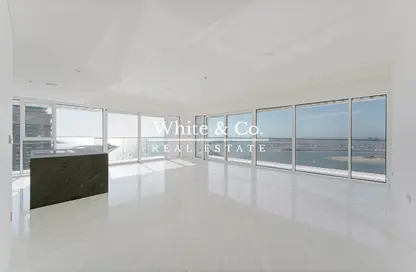 Apartment - 4 Bedrooms - 4 Bathrooms for sale in Grand Bleu Tower 2 - EMAAR Beachfront - Dubai Harbour - Dubai