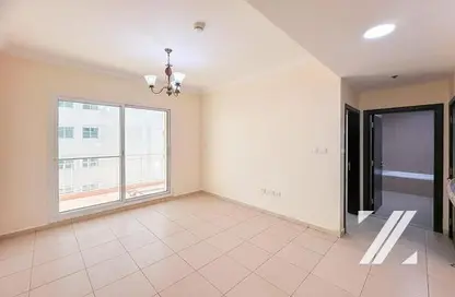 Apartment - 1 Bedroom - 1 Bathroom for sale in Mazaya 12 - Queue Point - Dubai Land - Dubai