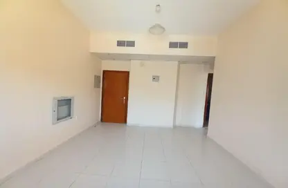 Empty Room image for: Apartment - 1 Bedroom - 1 Bathroom for rent in Muwaileh - Sharjah, Image 1