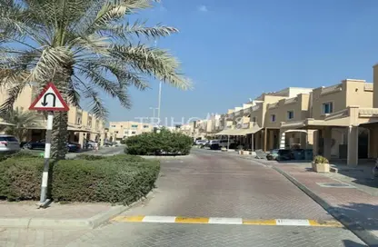 Townhouse - 2 Bedrooms - 3 Bathrooms for rent in Al Reef Villas - Al Reef - Abu Dhabi