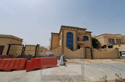 Villa - 4 Bedrooms - 5 Bathrooms for rent in Mohamed Bin Zayed Centre - Mohamed Bin Zayed City - Abu Dhabi