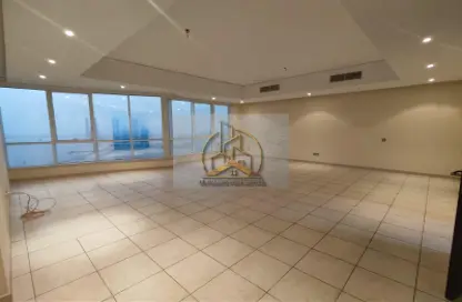 Apartment - 3 Bedrooms - 4 Bathrooms for rent in Al Mina - Abu Dhabi