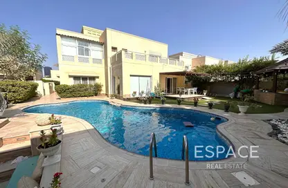 Villa - 5 Bedrooms - 4 Bathrooms for sale in Meadows 2 - Meadows - Dubai