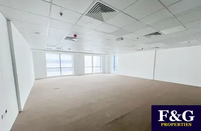 Office Space - Studio for rent in The Regal Tower - Business Bay - Dubai