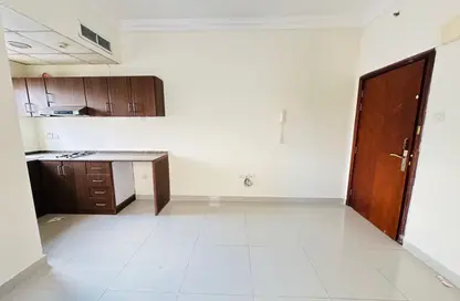 Apartment - 1 Bathroom for rent in Muwailih Building - Muwaileh - Sharjah