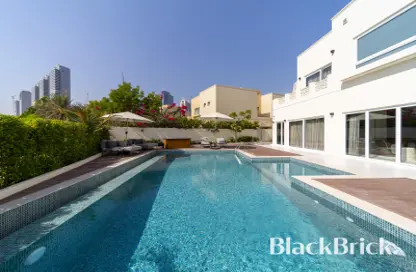 Villa - 5 Bedrooms - 5 Bathrooms for sale in Meadows 2 - Meadows - Dubai