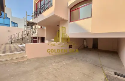 Villa - 5 Bedrooms - 6 Bathrooms for rent in Khalidiya Centre - Cornich Al Khalidiya - Al Khalidiya - Abu Dhabi