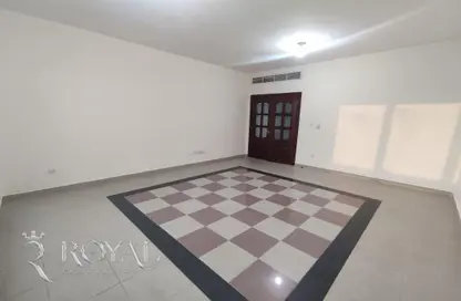 Apartment - 2 Bedrooms - 2 Bathrooms for rent in Clock Tower - Corniche Road - Abu Dhabi