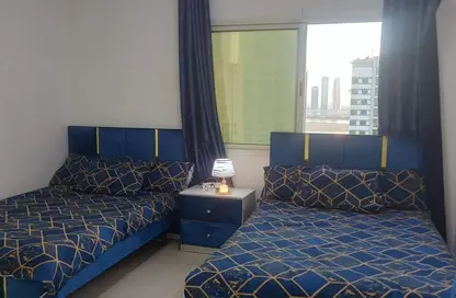 شقة - 2 غرف نوم - 3 حمامات للايجار في برج شراع الإمارات - المجاز - الشارقة