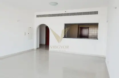 Apartment - 2 Bedrooms - 3 Bathrooms for rent in Golf Tower - Dubai Sports City - Dubai