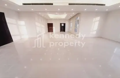 Villa - 6 Bedrooms for rent in Shakhbout City - Abu Dhabi