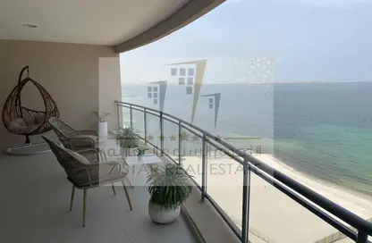 Apartment - 3 Bedrooms - 5 Bathrooms for sale in Al Khan - Sharjah