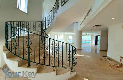 Duplex - 4 Bedrooms - 6 Bathrooms for rent in Corniche Residence - Corniche Road - Abu Dhabi