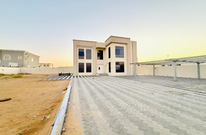 Villa - 5 Bedrooms for rent in Al Suyoh - Sharjah