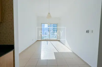 Apartment - 1 Bedroom - 1 Bathroom for rent in Mayfair Tower - Business Bay - Dubai